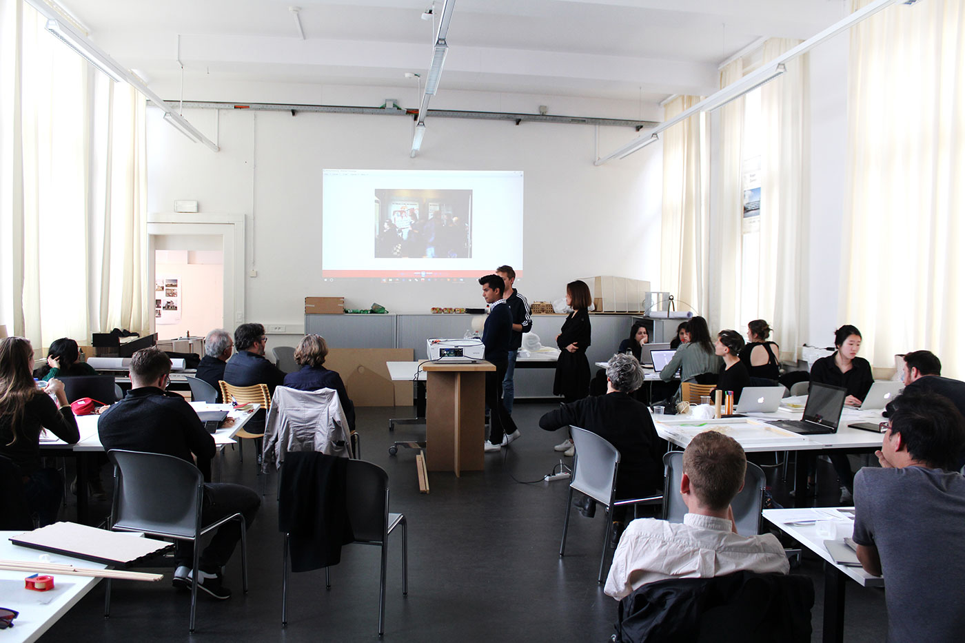 efnMobil UAntwerp_01_Student-presentations efnMobil UAntwerp_01_Student-presentations